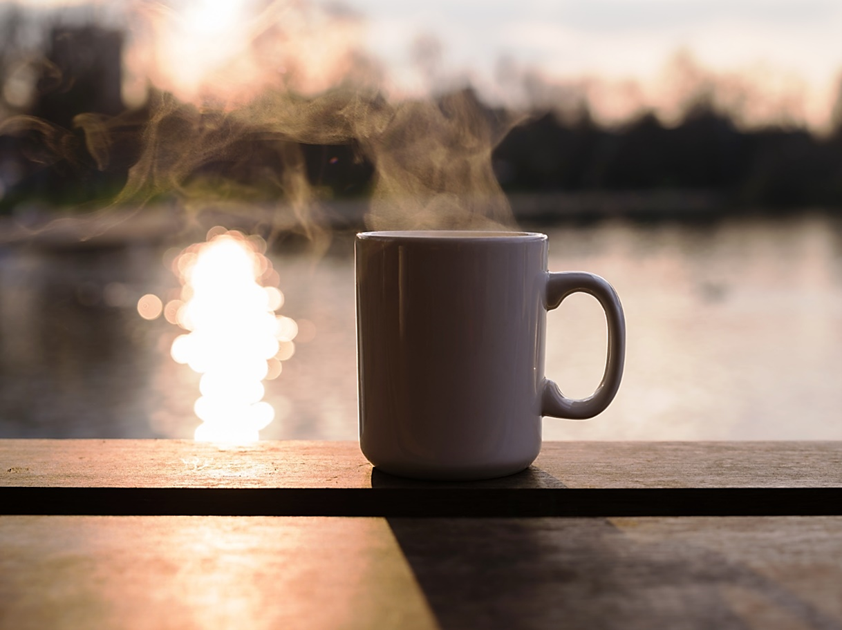 How Drinking Hot Water contributes to our Health, Hydration & Happiness